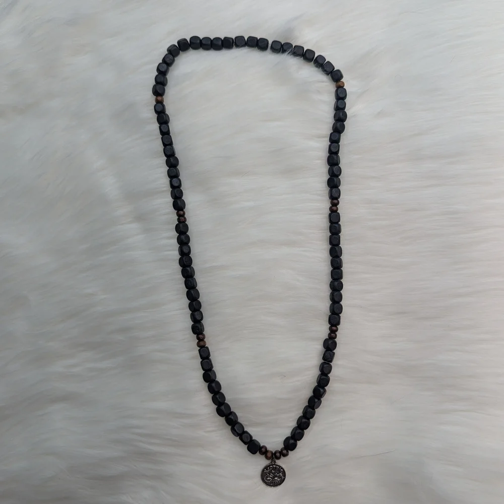 N/A elegant black